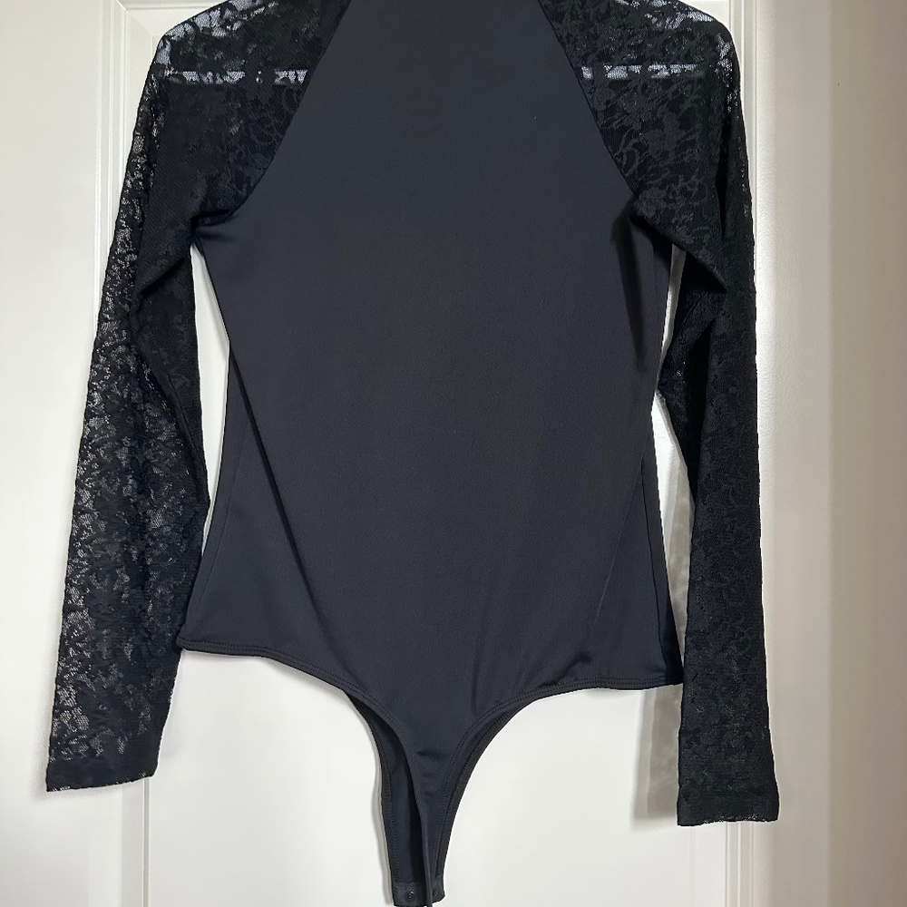 Venus Lace Bodysuit - New w/o tags Size S